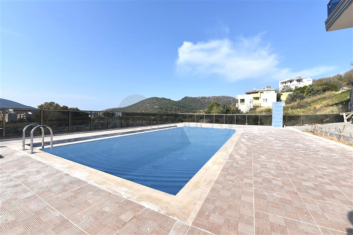 بنتهاوس 3+1 في غازي باشا مطلة على البحر