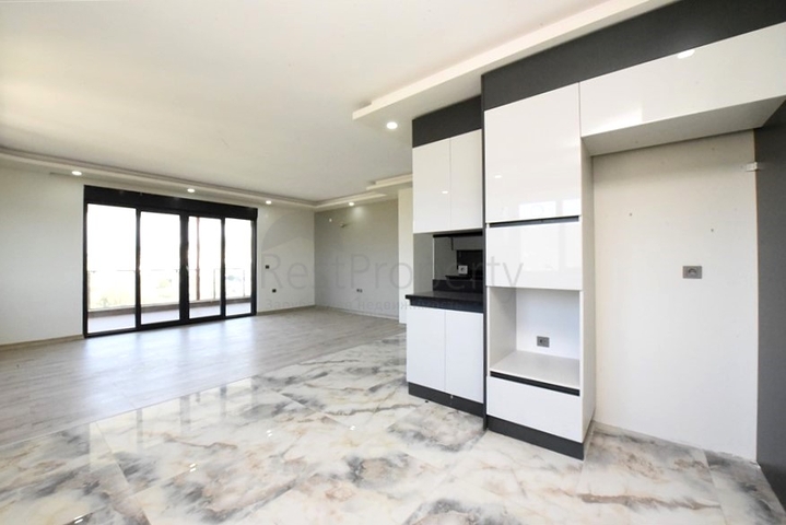 بنتهاوس واسع 4 + 2 في منطقة غازي باشا