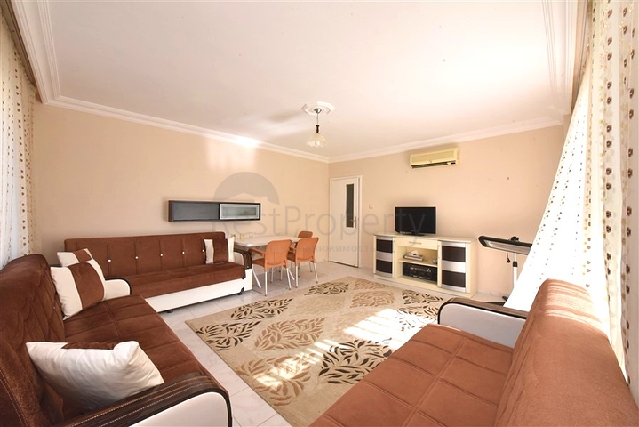 شقة للمعيشة والتأجير بسعر مغري 