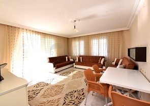 شقة للمعيشة والتأجير بسعر مغري 