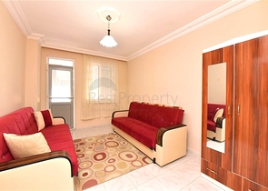 شقة للمعيشة والتأجير بسعر مغري 