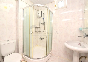 شقة للمعيشة والتأجير بسعر مغري 