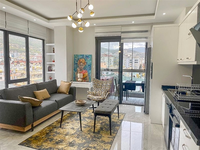 شقة 1+1 في وسط ألانيا