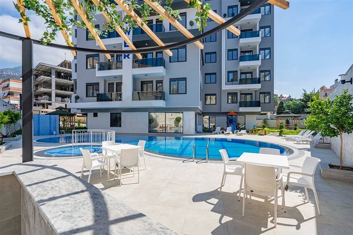 شقة 1+1 في وسط ألانيا