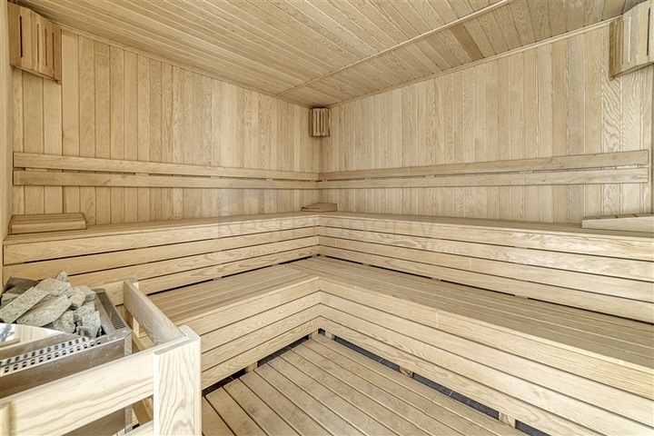 دوبلكس 3 + 1 مع حديقة خاصة في منطقة كستل