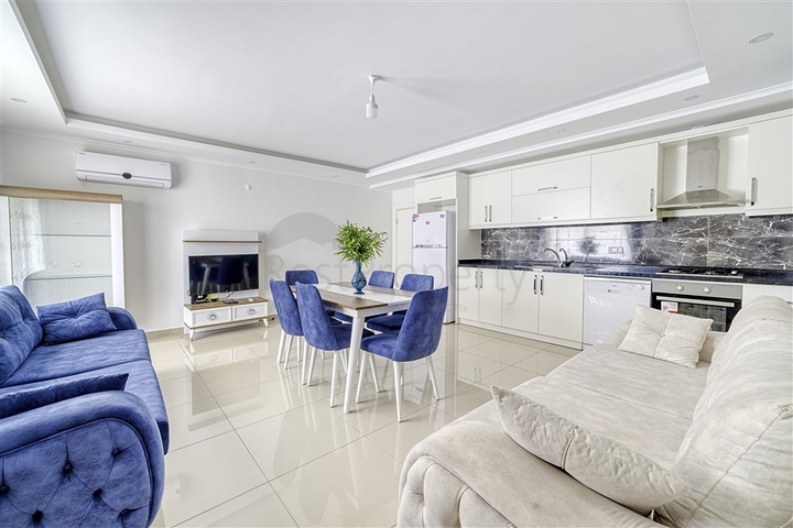 دوبلكس 3 + 1 مع حديقة خاصة في منطقة كستل