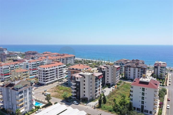 دوبلكس 3 + 1 مع حديقة خاصة في منطقة كستل