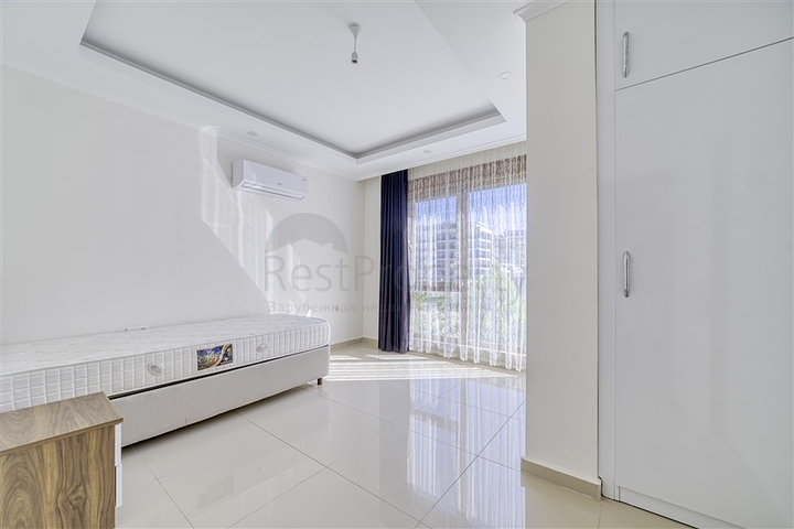 دوبلكس 3 + 1 مع حديقة خاصة في منطقة كستل