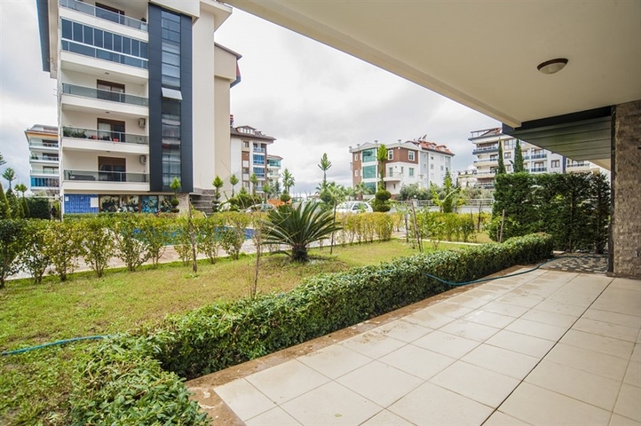 دوبلكس 3 + 1 مع حديقة خاصة في منطقة كستل