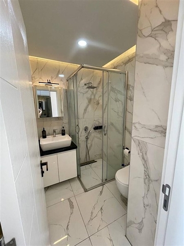 شقة 1+1 في وسط ألانيا في مبنى جديد