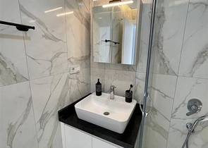 شقة 1+1 في وسط ألانيا في مبنى جديد