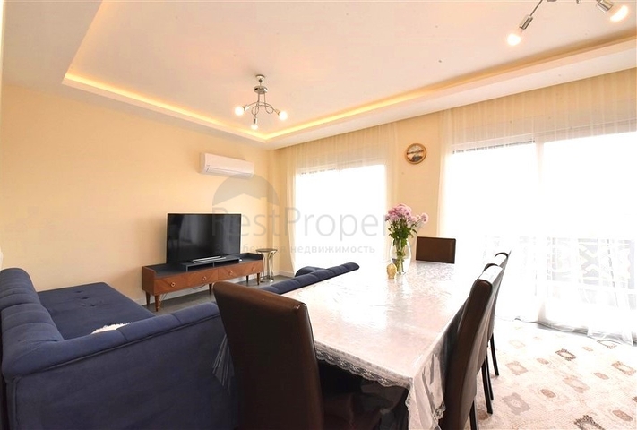 أوبا بنتهاوس مع منظر جميل