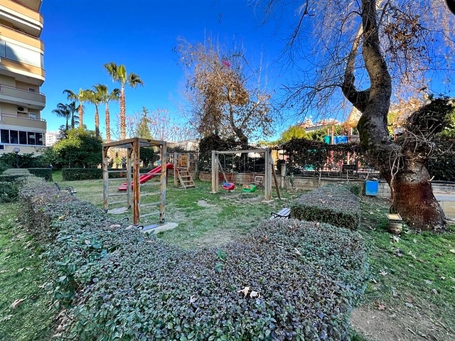 شقة 3+1 مع مطبخ منفصل في وسط ألانيا