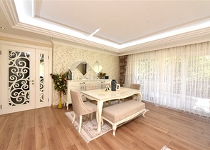 شقة 3+1 مع مطبخ منفصل في وسط ألانيا