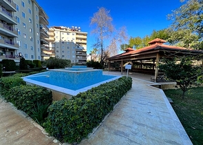 شقة 3+1 مع مطبخ منفصل في وسط ألانيا