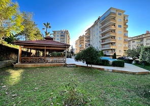 شقة 3+1 مع مطبخ منفصل في وسط ألانيا