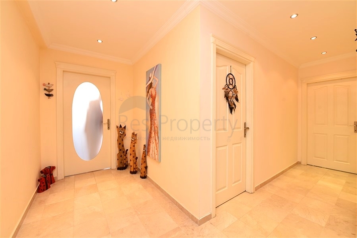 شقة كبيرة في السطر الأول