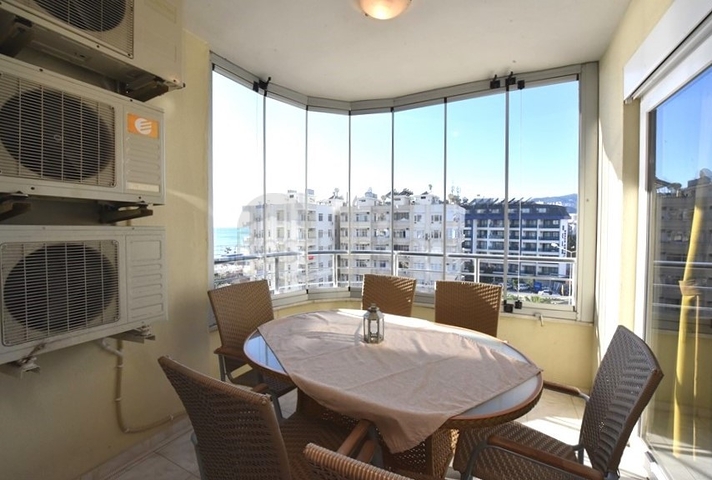 شقة كبيرة في السطر الأول