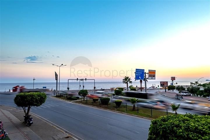 شقة كبيرة في السطر الأول