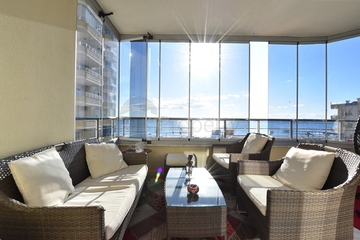 شقة كبيرة في السطر الأول