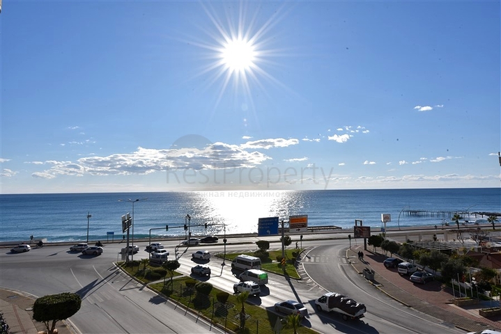 شقة كبيرة في السطر الأول