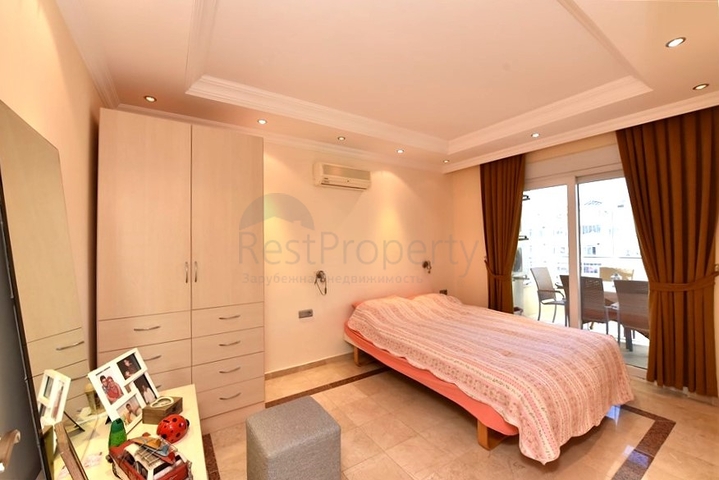 شقة كبيرة في السطر الأول