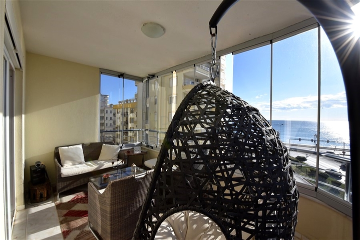 شقة كبيرة في السطر الأول