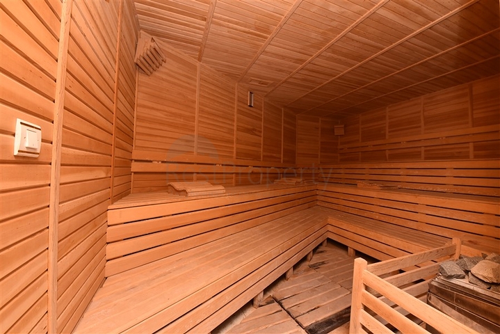 شقة كبيرة في السطر الأول