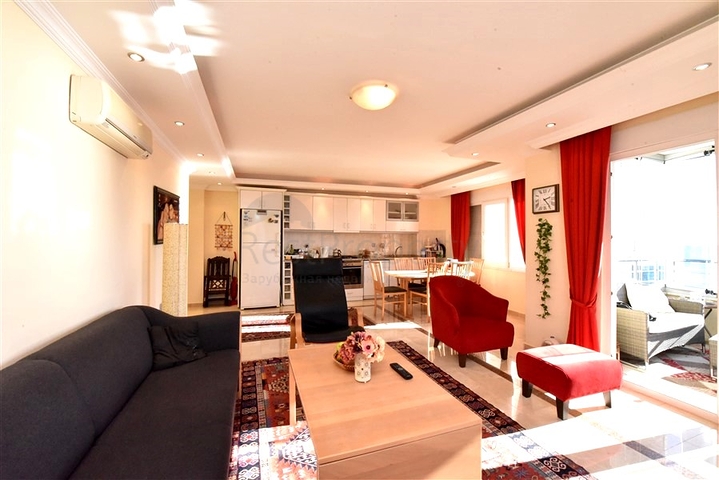 شقة كبيرة في السطر الأول