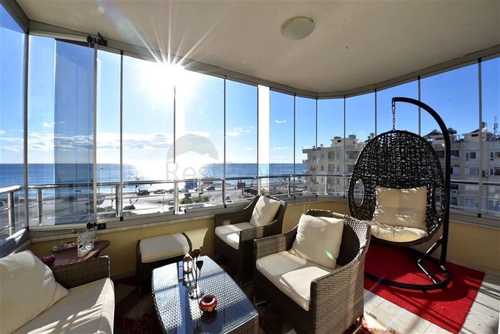 شقة كبيرة في السطر الأول