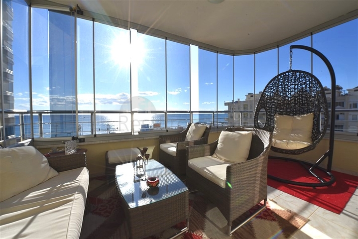 شقة كبيرة في السطر الأول