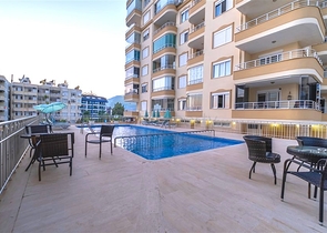 شقة كبيرة في السطر الأول