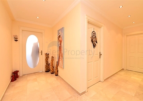 شقة كبيرة في السطر الأول