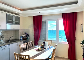 شقة كبيرة في السطر الأول