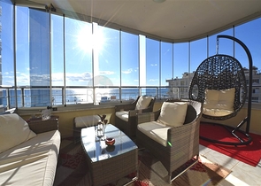 شقة كبيرة في السطر الأول