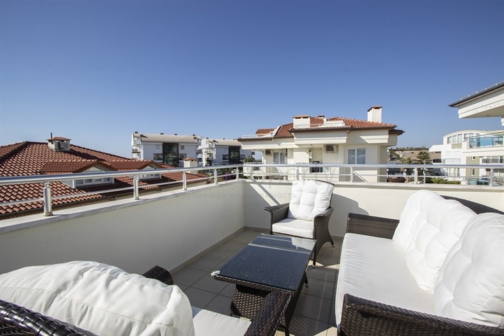 بنتهاوس 3 + 1 في منطقة كوناكلي على مسافة قريبة من البحر