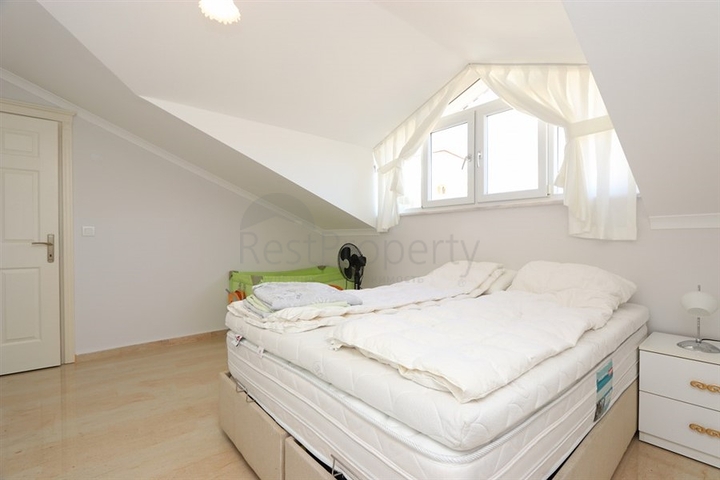 بنتهاوس 3 + 1 في منطقة كوناكلي على مسافة قريبة من البحر