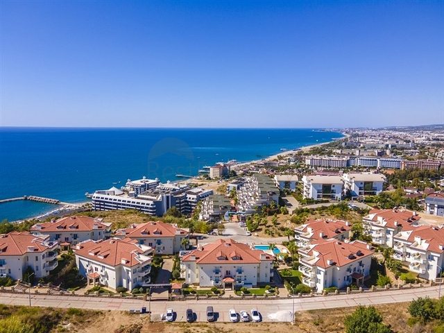 بنتهاوس 3 + 1 في منطقة كوناكلي على مسافة قريبة من البحر