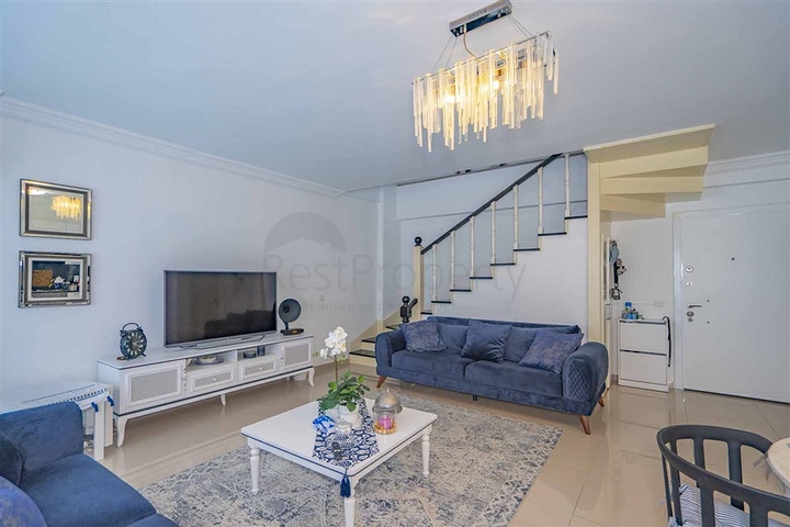 بنتهاوس واسع 2 + 1 من المالك في منطقة كيستيل