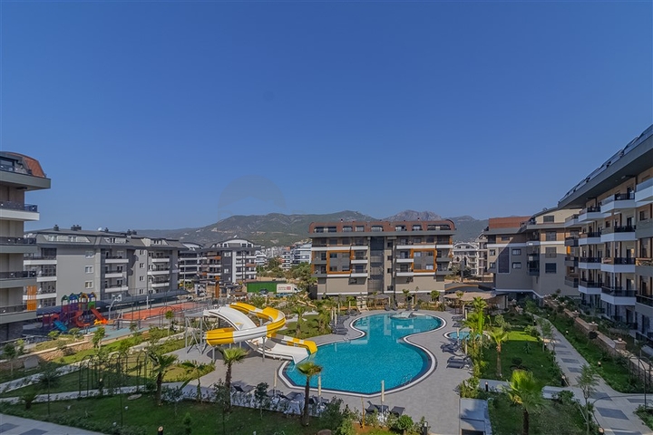 مجمع جديد على بعد 1500 متر من البحر في منطقة أوبا