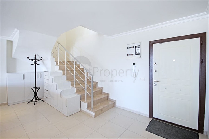 بنتهاوس واسع 3 + 1 750 متر من البحر في أفسلار