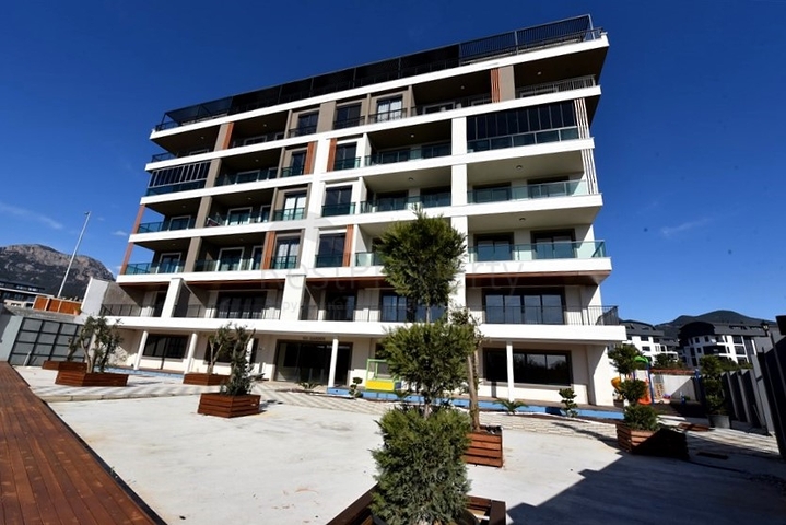 شقة فسيحة 3 + 1 لعائلة كبيرة في منطقة أوبا 