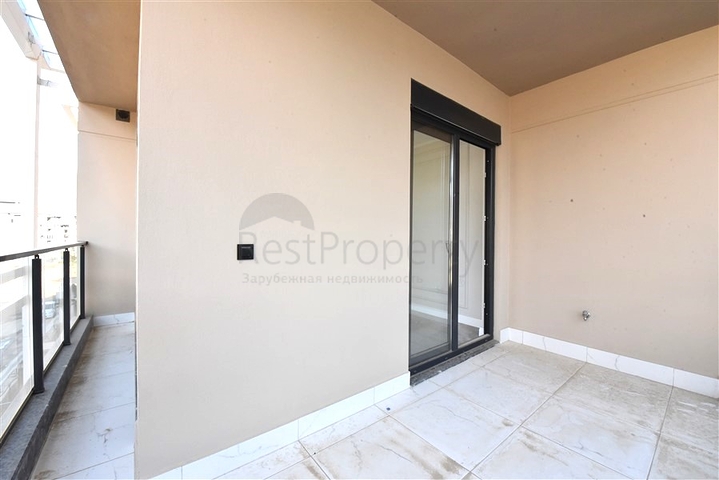 شقق واسعة في مجمع جديد