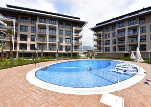 شقق واسعة في مجمع جديد