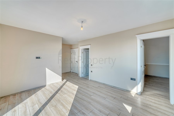 فلل مطلة على البحر في المنطقة الوسطى من ألانيا