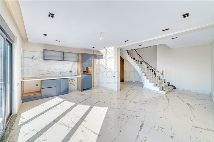 فلل مطلة على البحر في المنطقة الوسطى من ألانيا