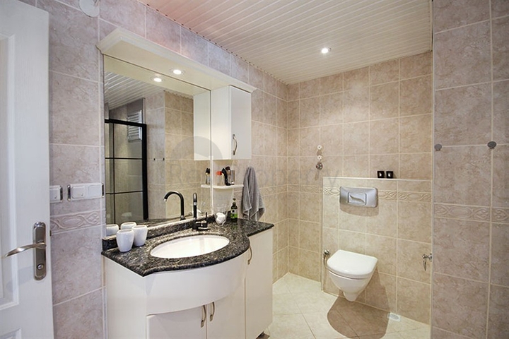 بنتهاوس مع إطلالة بانورامية في قلب ألانيا