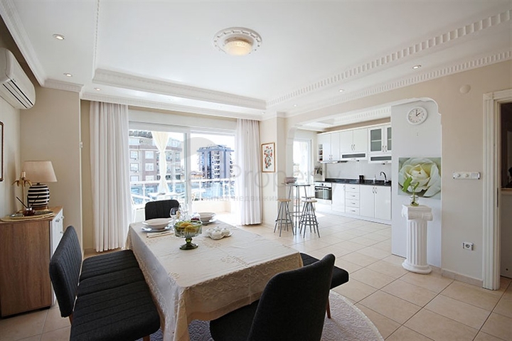 بنتهاوس مع إطلالة بانورامية في قلب ألانيا