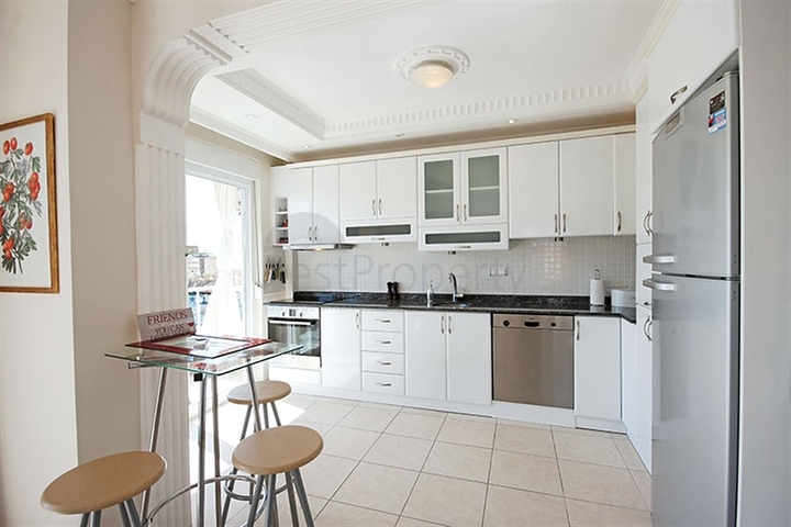 بنتهاوس مع إطلالة بانورامية في قلب ألانيا