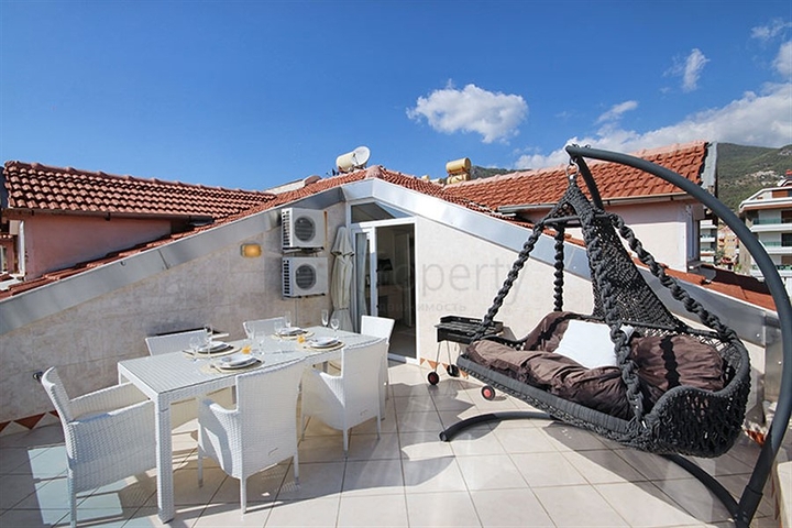 بنتهاوس مع إطلالة بانورامية في قلب ألانيا